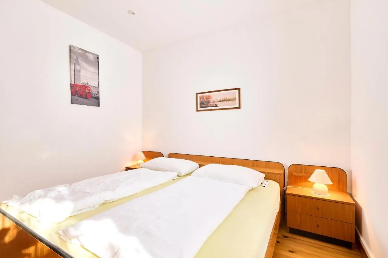 Anna Apartments Zambratija
